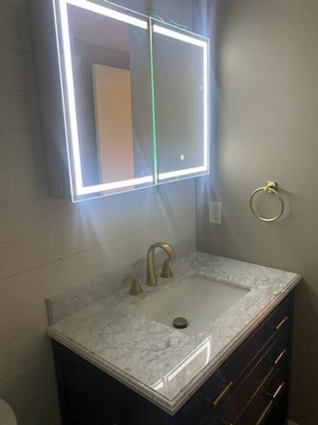 Foto del edificio - **********Brand new and Updated***Must see...