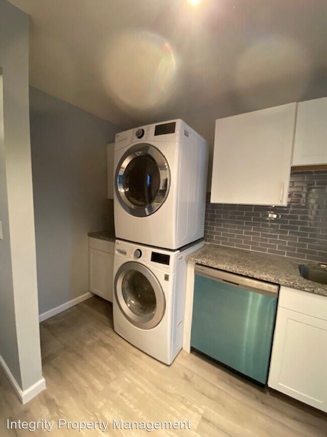 Building Photo - 2 br, 1.5 bath House - 22G Alpine Drive