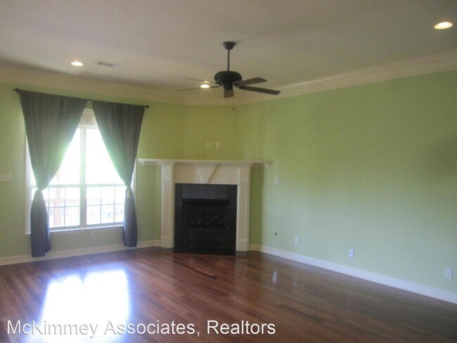 Foto del edificio - 3 br, 2 bath House - 35 PENNSYLVANIA COURT