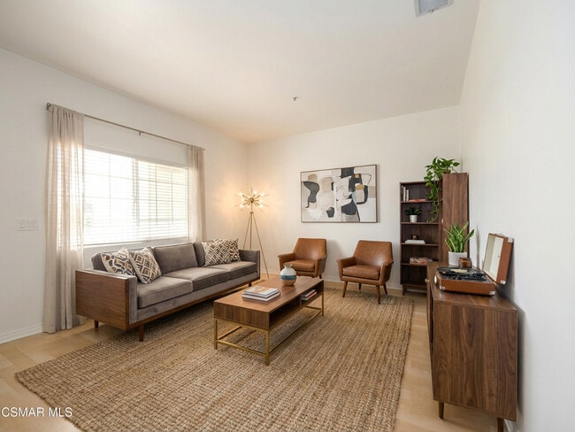 Building Photo - 1256 E Main St