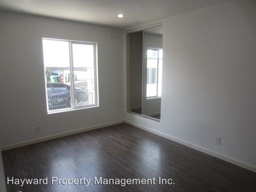 Foto del edificio - 1380 Highland Blvd
