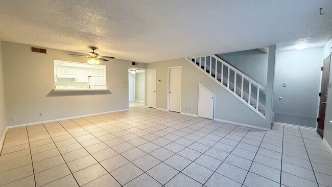 Building Photo - 2 Bedroom Townhome available for Immediate...