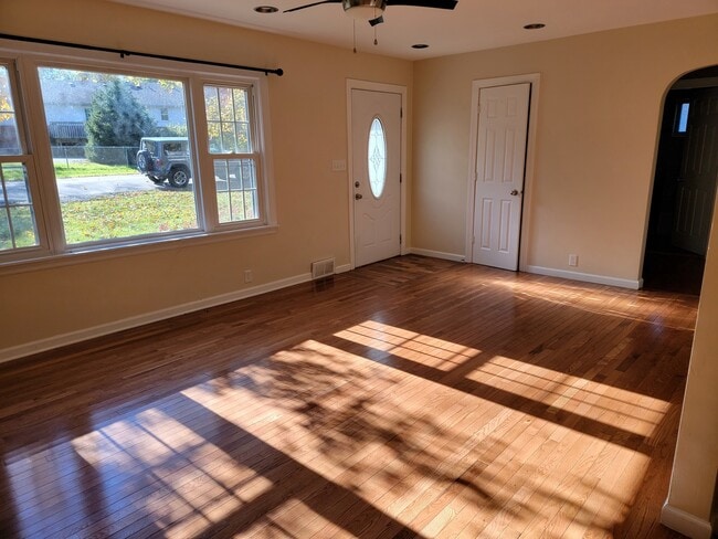 Building Photo - 508 Skyline Dr