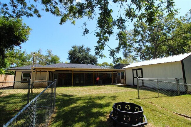 Building Photo - 1154 E Kyle Rd