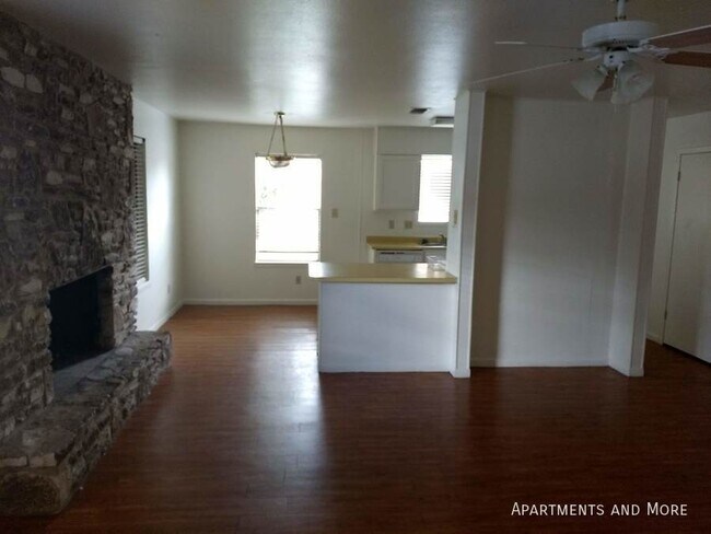 Building Photo - 705 Allen St