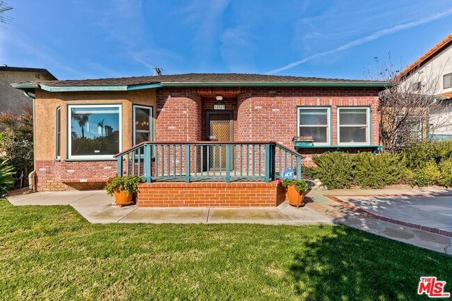 Building Photo - 10849 Arizona Ave