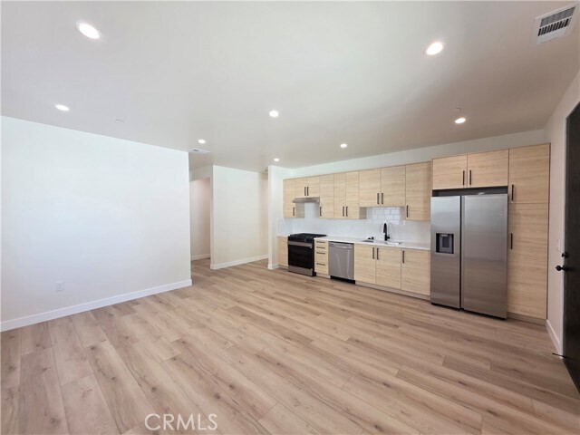 Foto del edificio - 17101 Kingsbury St