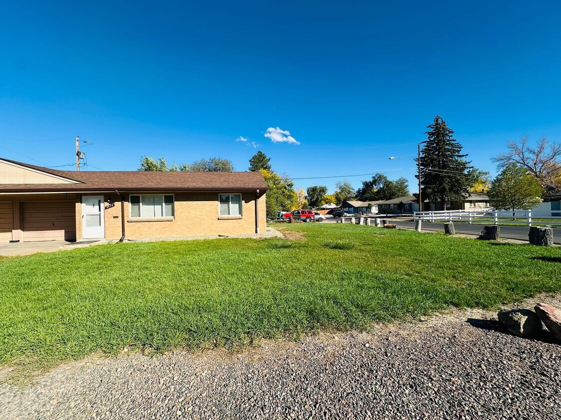 Primary Photo - Modern and Spacious Duplex Style Home with...