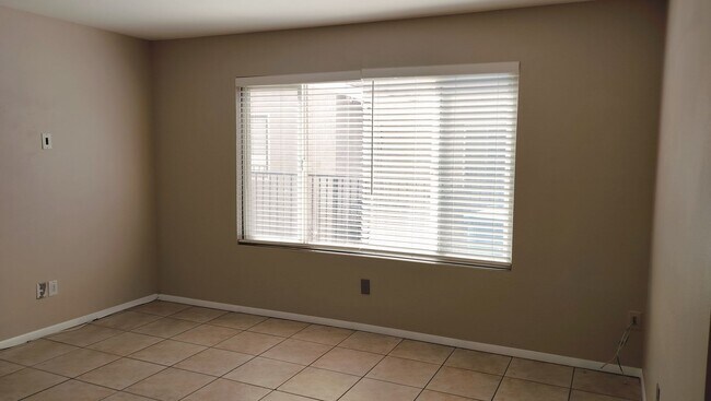 Foto del edificio - Awesome 2 Bedroom Townhouse Central Las Vegas!