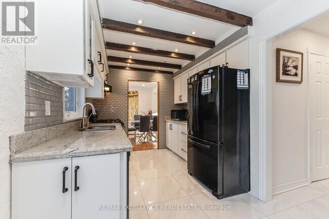 Building Photo - 2962 St Malo Cir