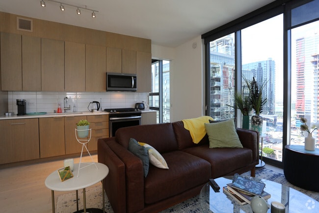 2BR, 2BA-910 SF - AVEN