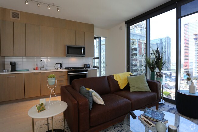 2BR, 2BA-910 SF - AVEN