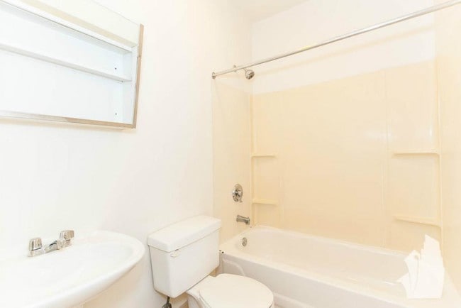 Foto del edificio - 3957 W Irving Park Rd