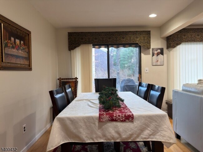 Foto del edificio - 68 Patriots Rd