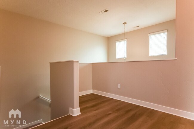 Foto del edificio - 961 Stonehaven Dr