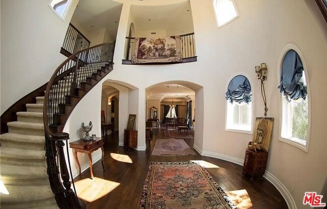 Foto del edificio - 3889 Old Topanga Canyon Rd