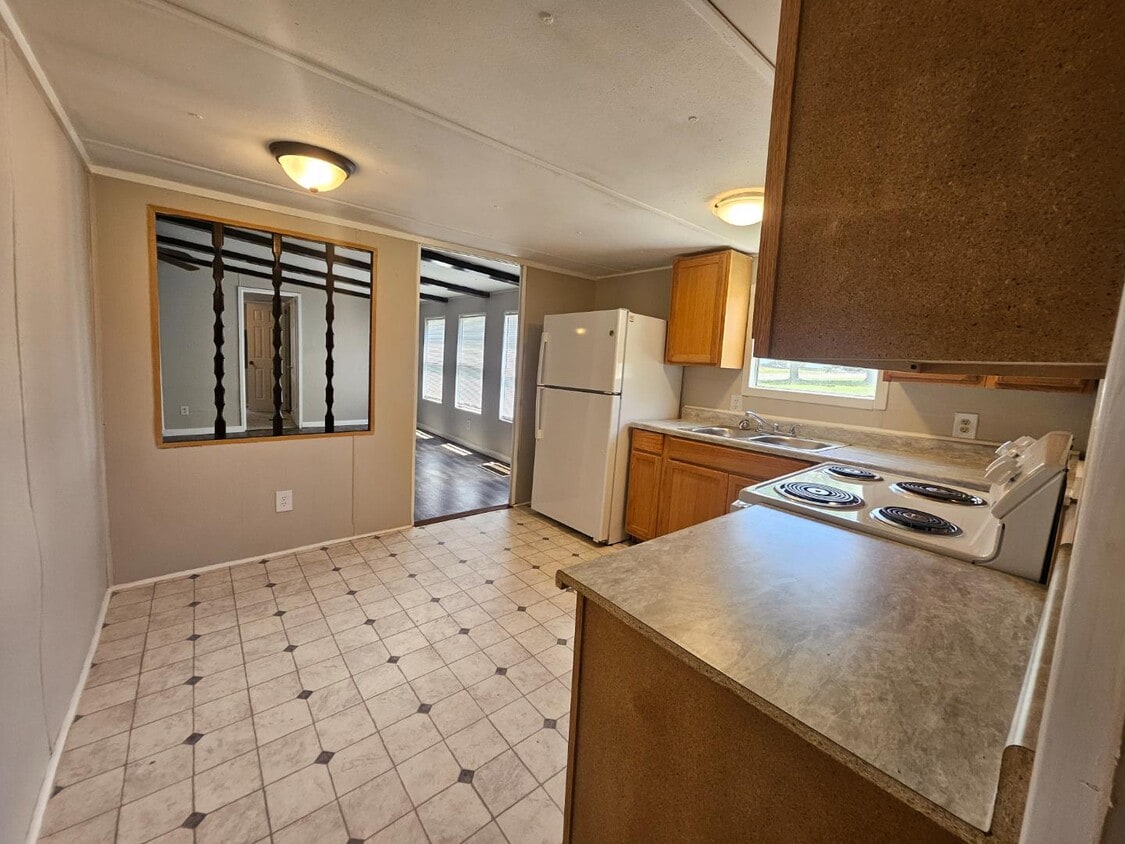 Foto principal - 2400 Oaklawn Blvd