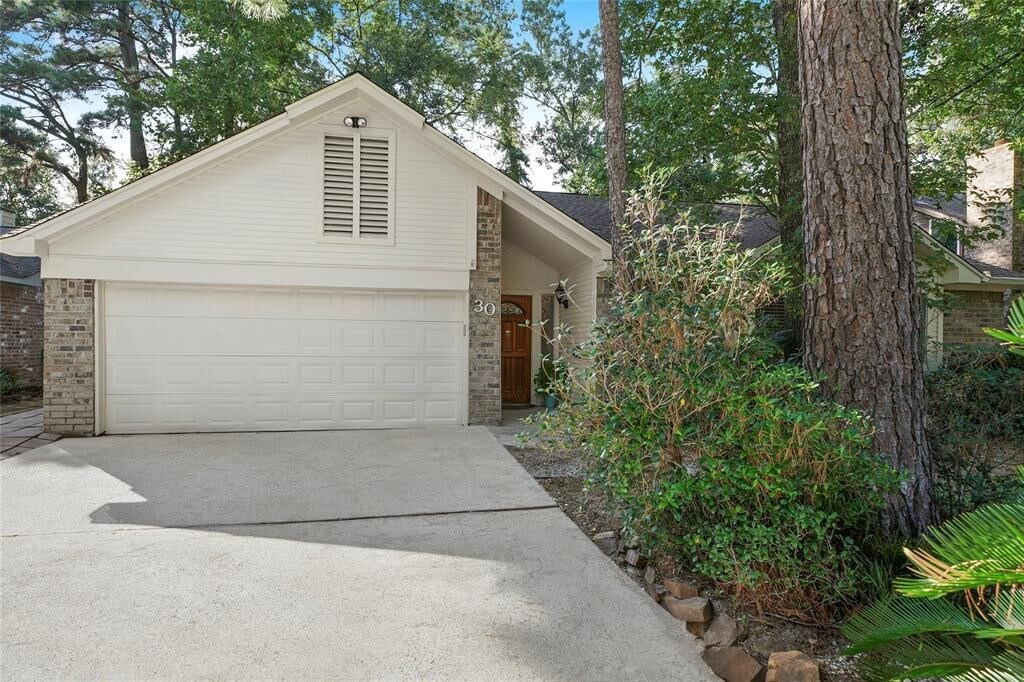 30 Fairmeade Bend Dr, The Woodlands, TX 77381 House Rental in The