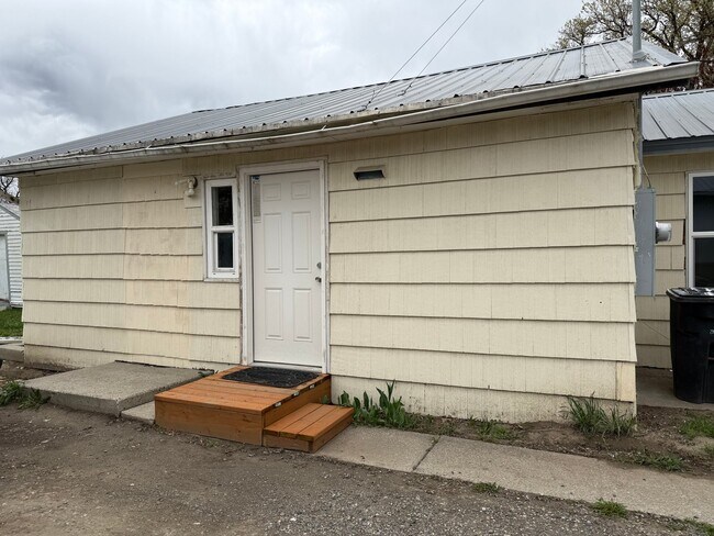 Foto del edificio - 713 S Billings Blvd