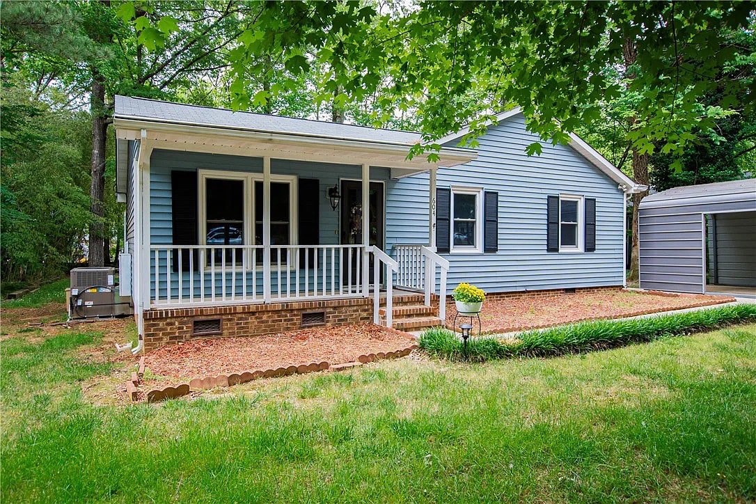 Primary Photo - Room in House on Sanderson Dr