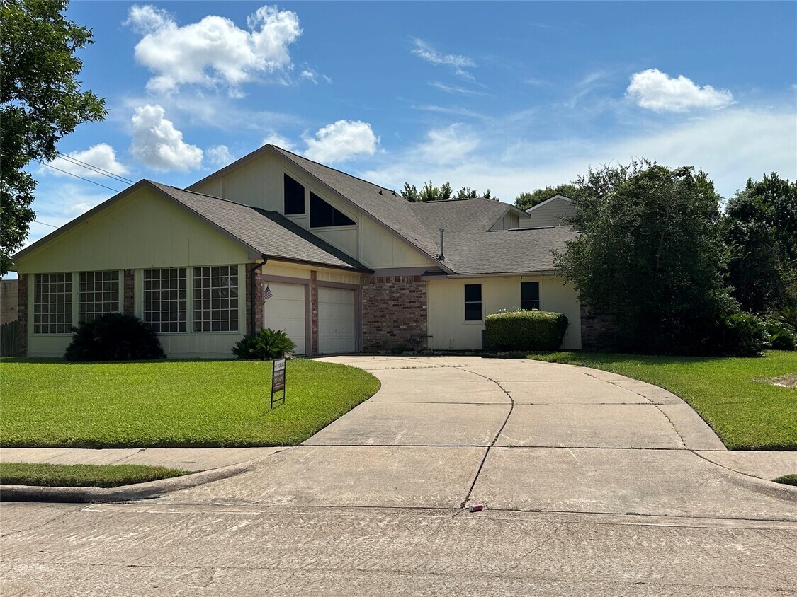 Primary Photo - 3654 Palm Grove Dr