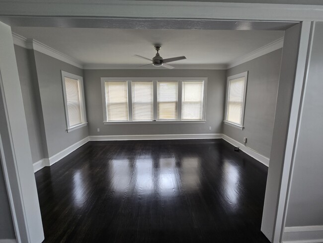 Building Photo - 2724 W 35th Pl