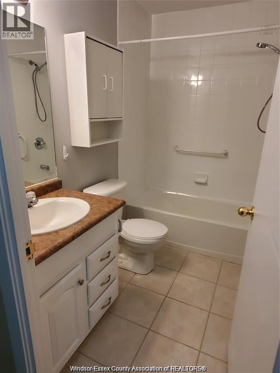 Building Photo - 2592 Pillette Rd