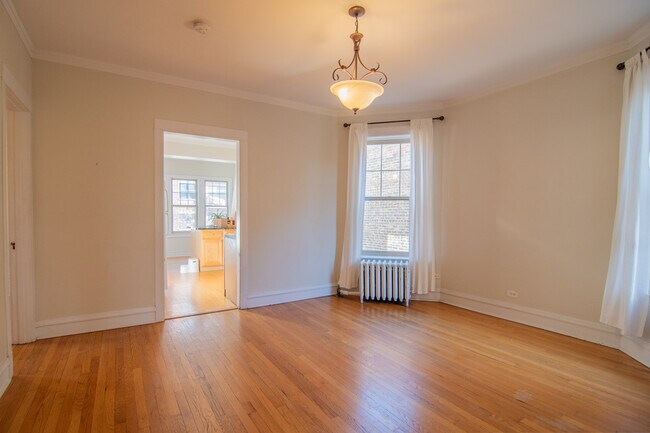 Building Photo - 5861 N Magnolia Ave