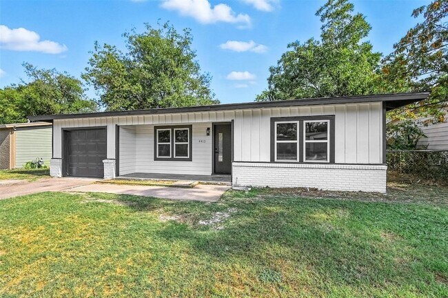Building Photo - 4413 Quails Ln