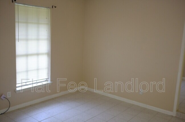 Building Photo - 6310 French Chateau Dr
