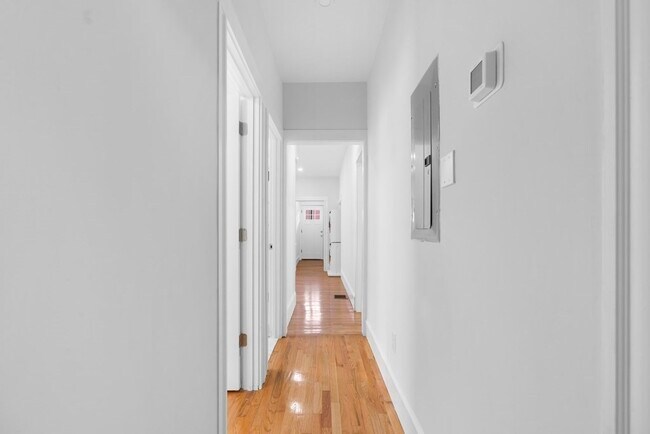 Building Photo - 81 Sydney St