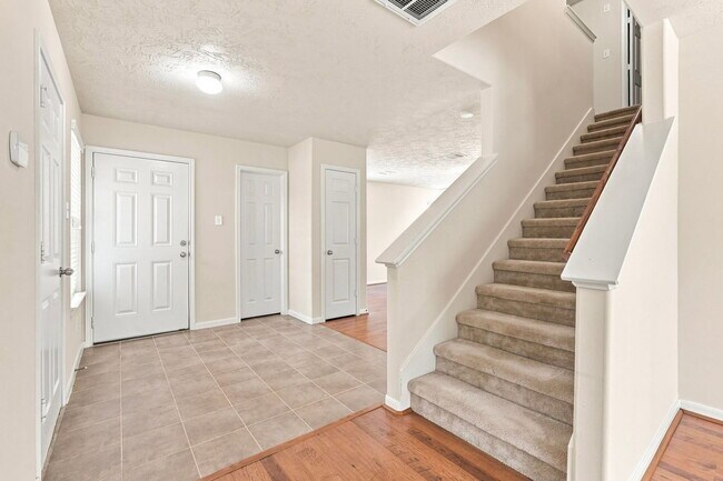 Building Photo - 12563 Chiswick Rd