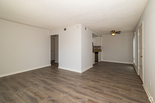 1BR, 1BA - 750SF - Marconi Gardens Apartments