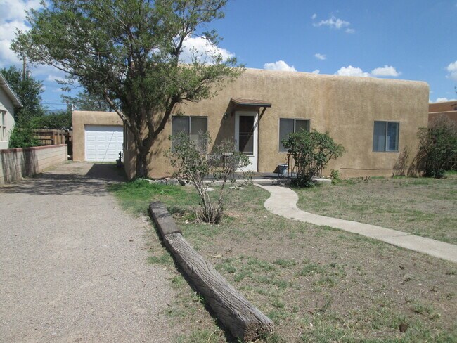 Foto del edificio - NEAR NORTH VALLEY PUEBLO 2/BD 1/BA 1/CG