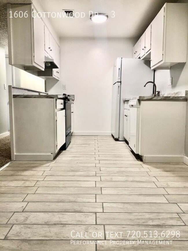 Foto del edificio - 1606 Cottonwood Dr