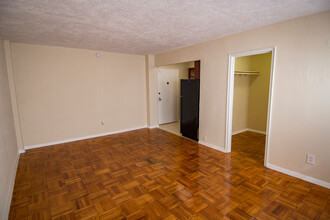 Capital Plaza Apartments photo'