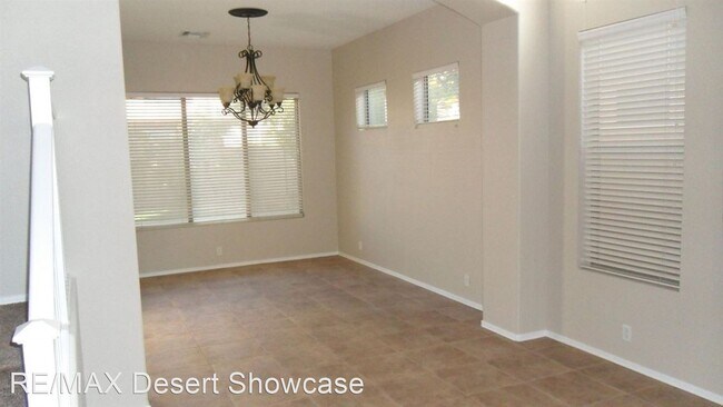 Foto del edificio - 5 br, 3 bath House - 9008 W. Quail Avenue