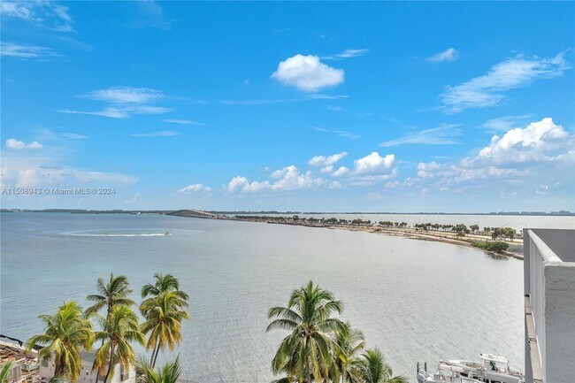 Foto del edificio - 150 SE 25th Rd