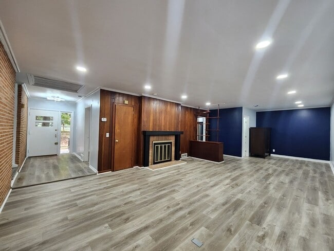Building Photo - 4021 Sheldon