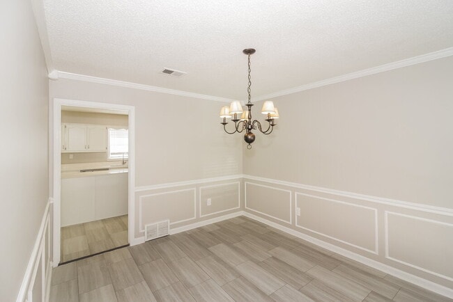 Foto del edificio - 8685 Rhonda Cir S
