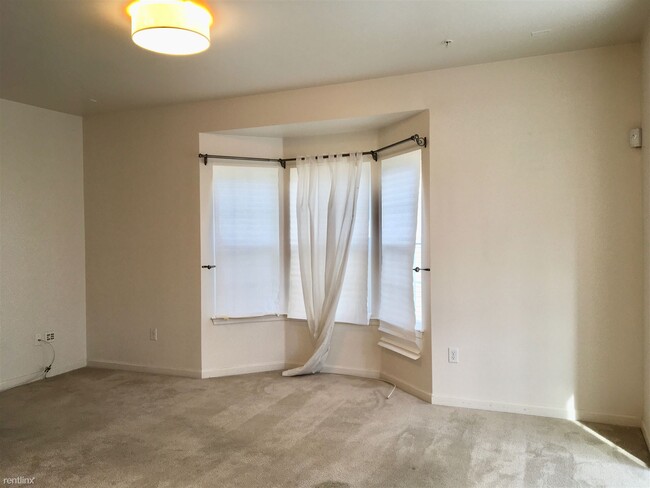 Building Photo - 3 br, 2.5 bath Townhome - 5324 Wyndholme Cir