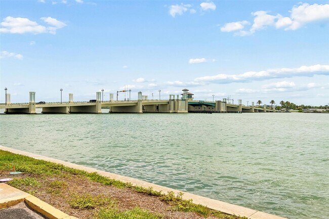 Building Photo - 450 Treasure Island Causeway