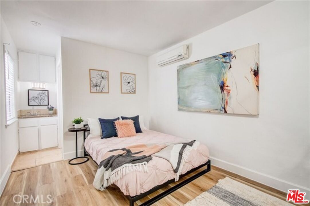 Foto principal - 1856 W 14th St
