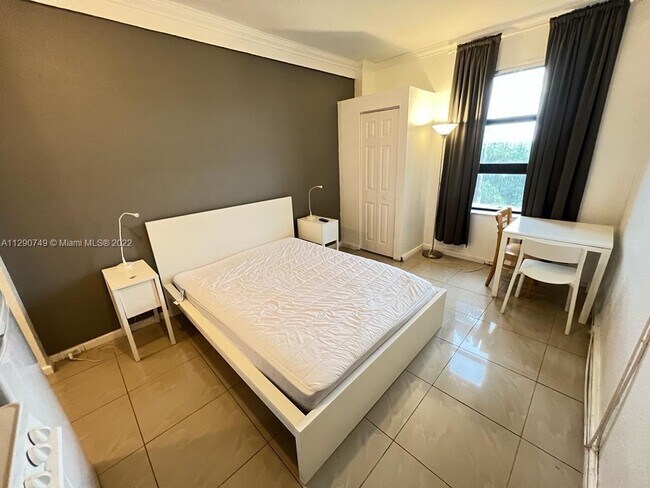 Foto del edificio - 101 N Ocean Dr