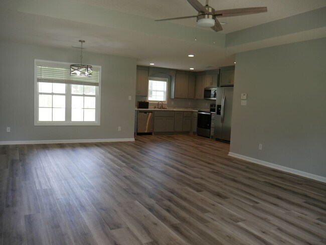 Building Photo - Beautiful 4BR 2BA home in Quarterman Estates located in Lake Park, GA!