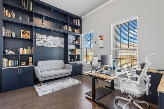 Building Photo - 2311 Pale Star Dr