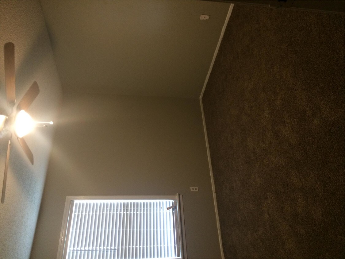Building Photo - 5 Meadow Run Cir