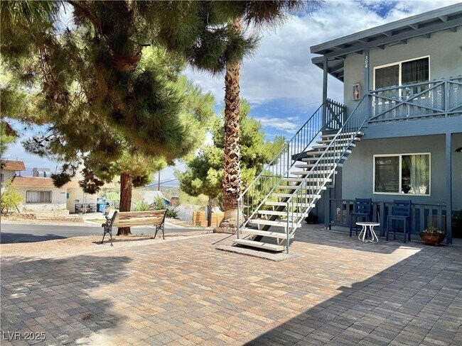 Foto del edificio - 390 N 13th St