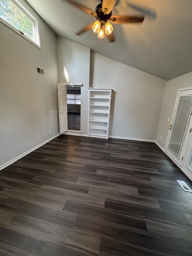 sala familiar / estudio - 2605 Cedar St