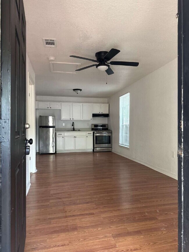Foto del edificio - Newly Renovated Beautiful Home Close to So...